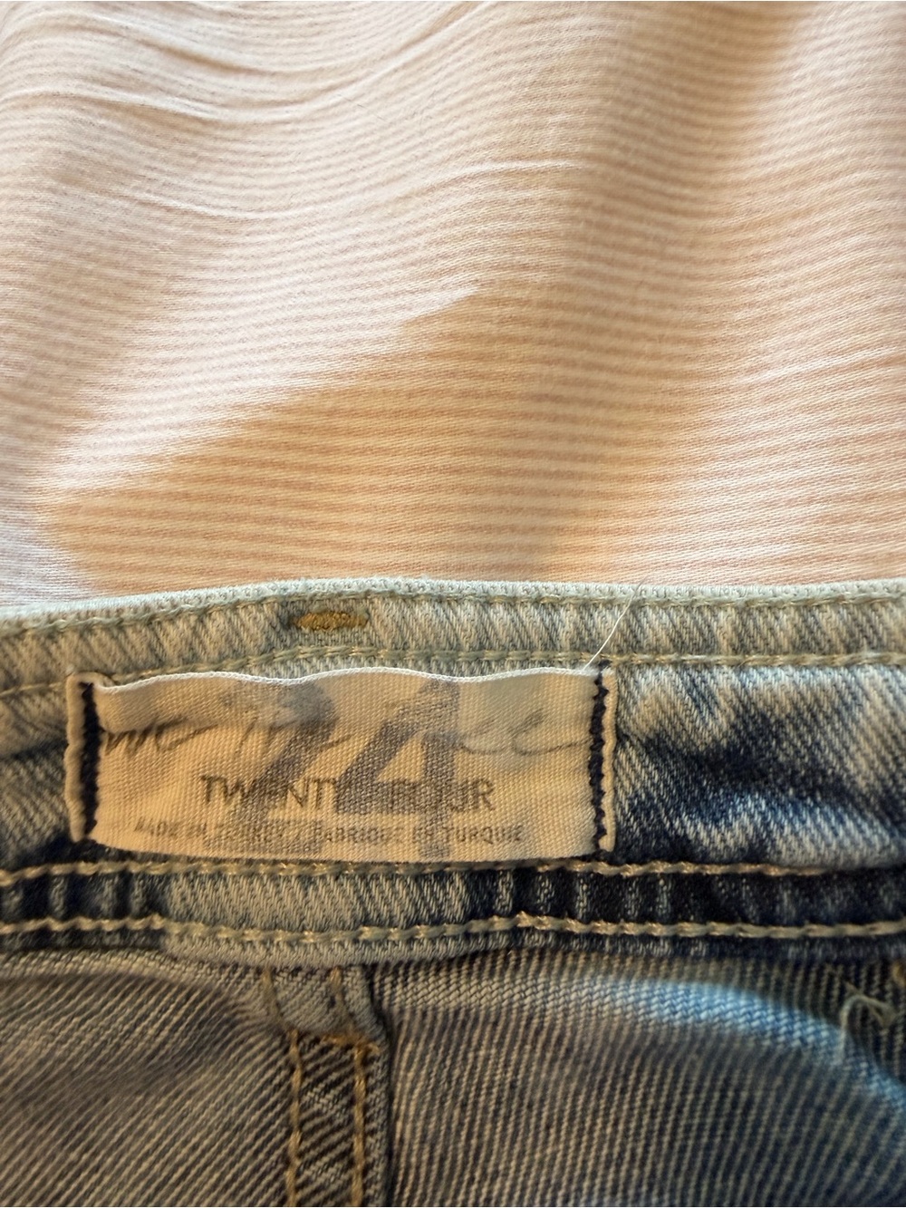 Light Wash Jeans With Yellow Star Pockets - Picture 10 of 12